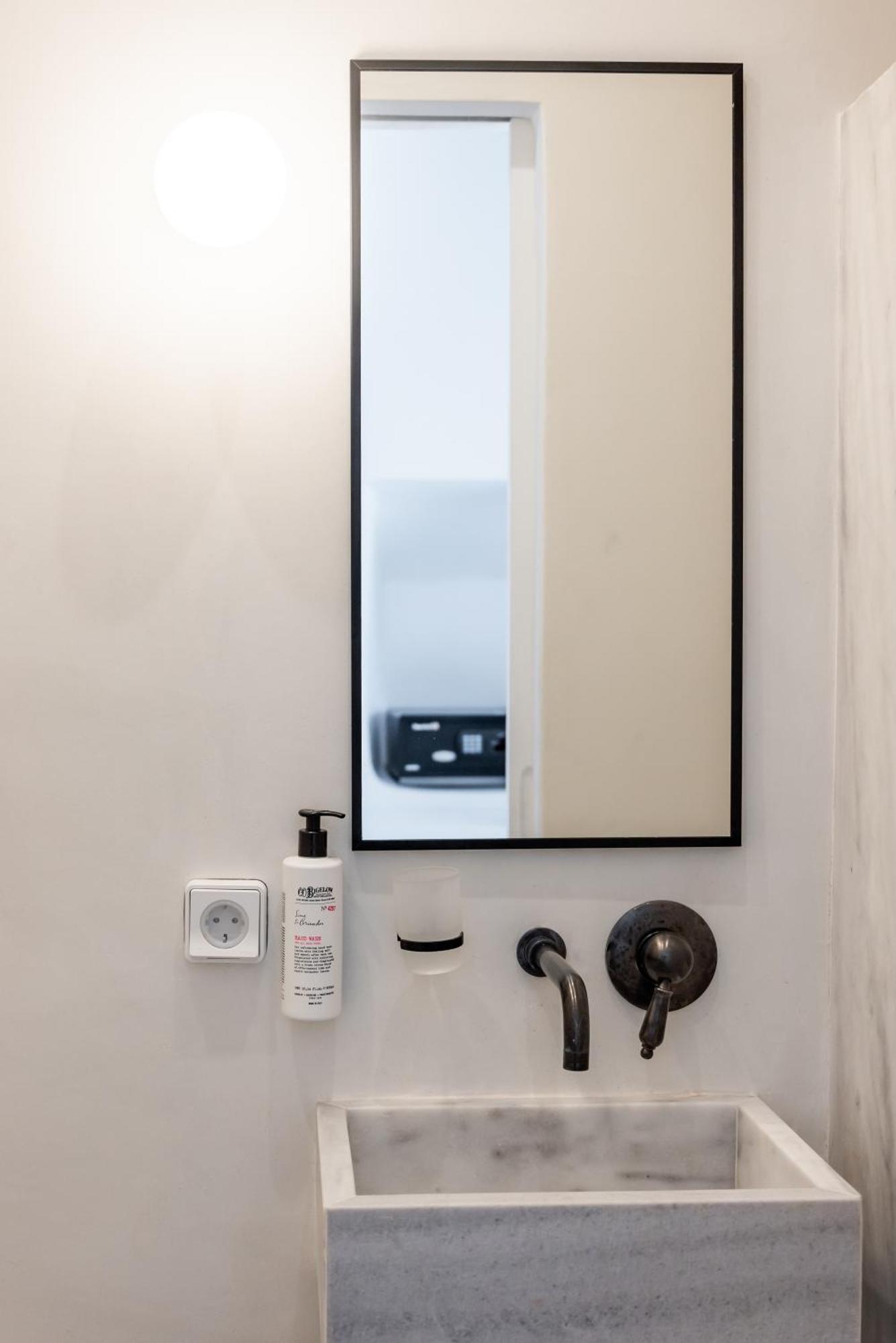 Aniko Suites White Alley Mykonos Town Exterior photo