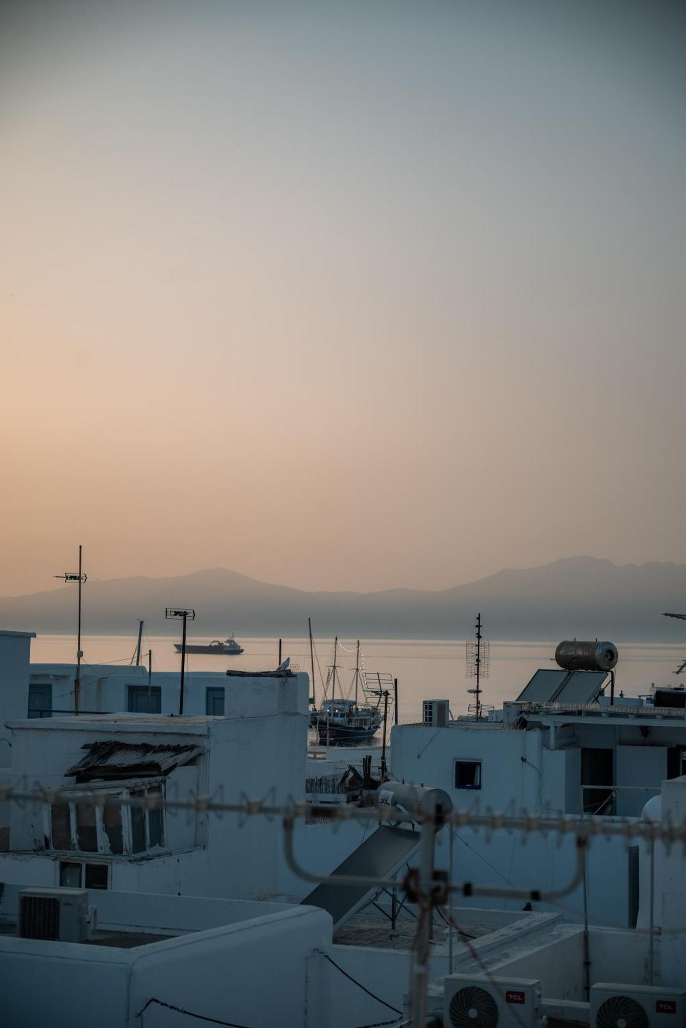 Aniko Suites White Alley Mykonos Town Exterior photo